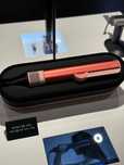 В наличии Dyson airstrait в красном цвете