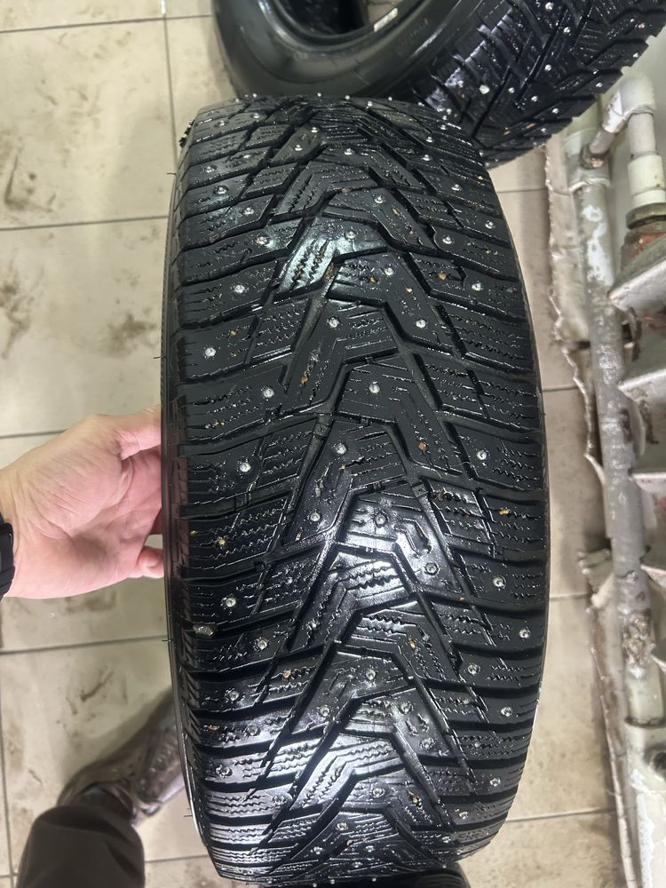 Продаю зимнюю резину HANKOOK 215/60/16