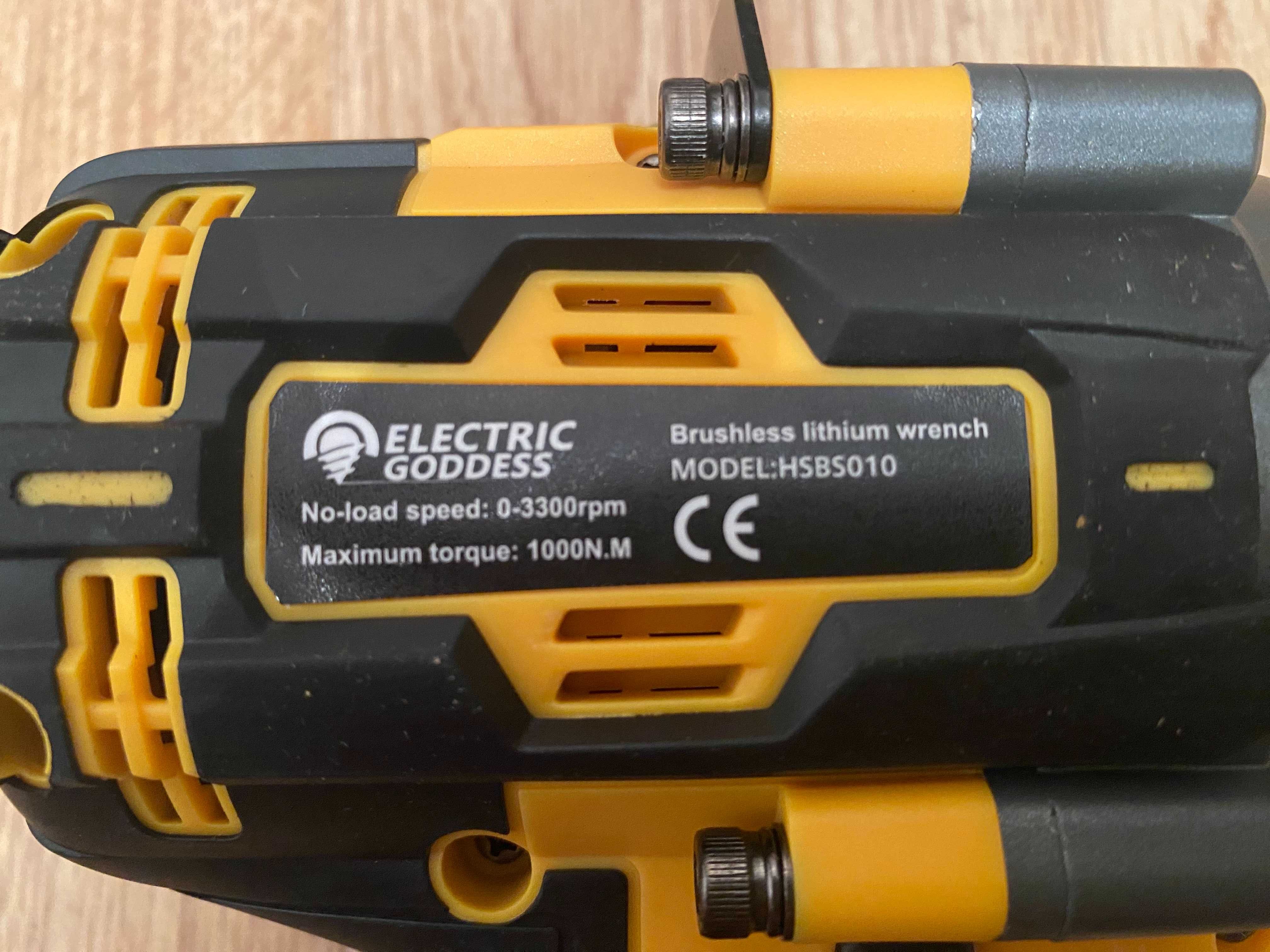 Шуруповерт, гайковерт 1000 Н/м для грузовых под аккум Dewalt