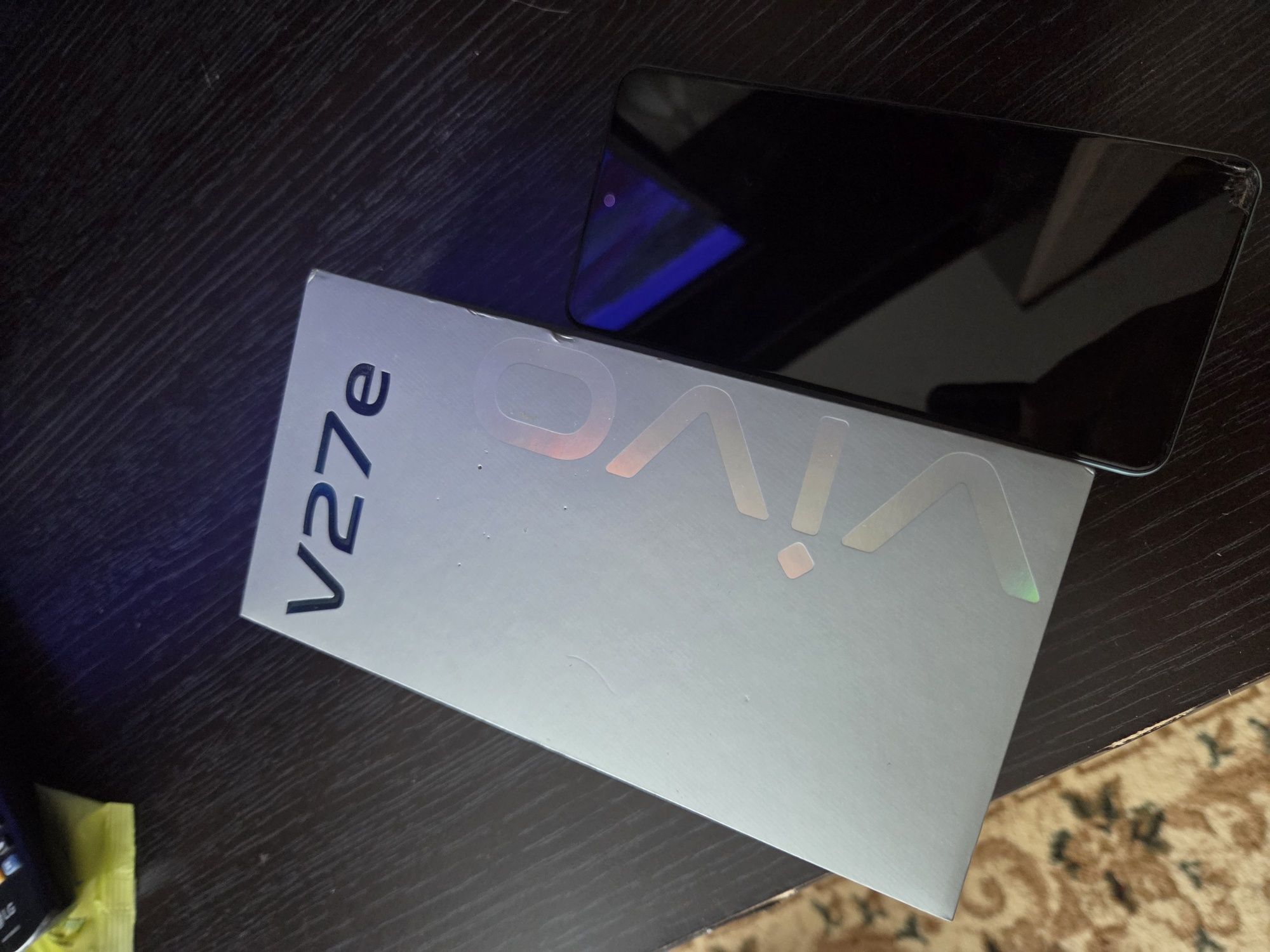 Продам смартфон VIVO V27e