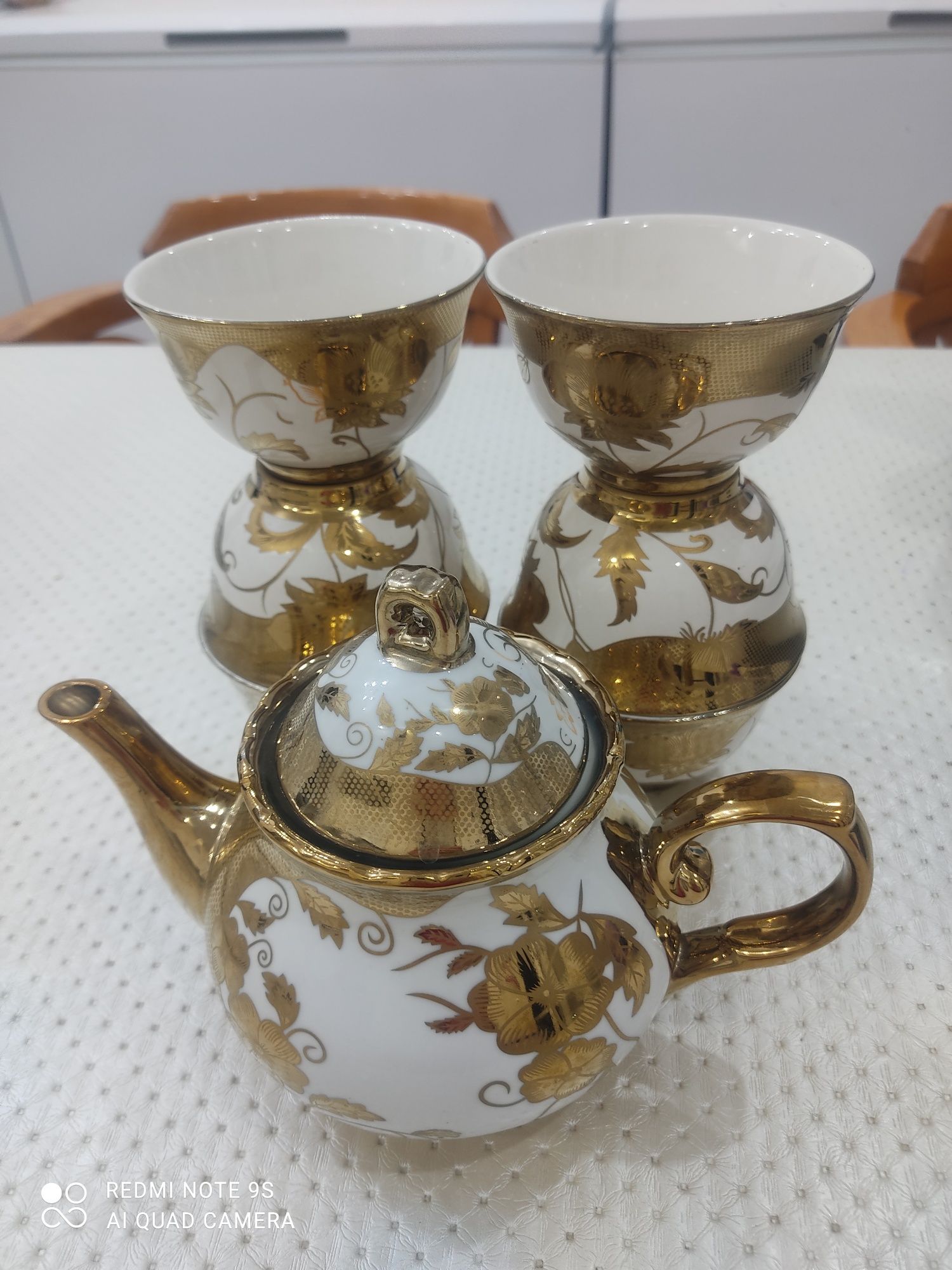Продам чайник+ пиала 6 шт