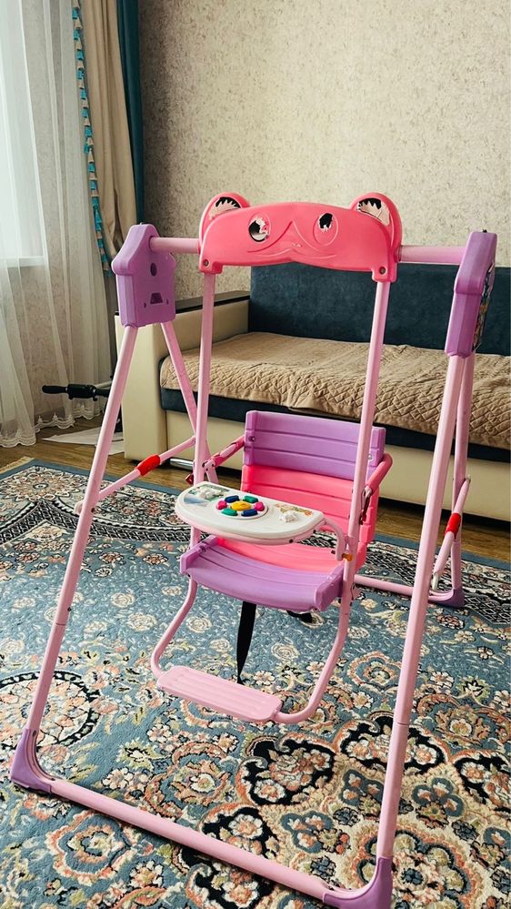 детский качеля с 3-5 лет почти новый исползовались только пол года