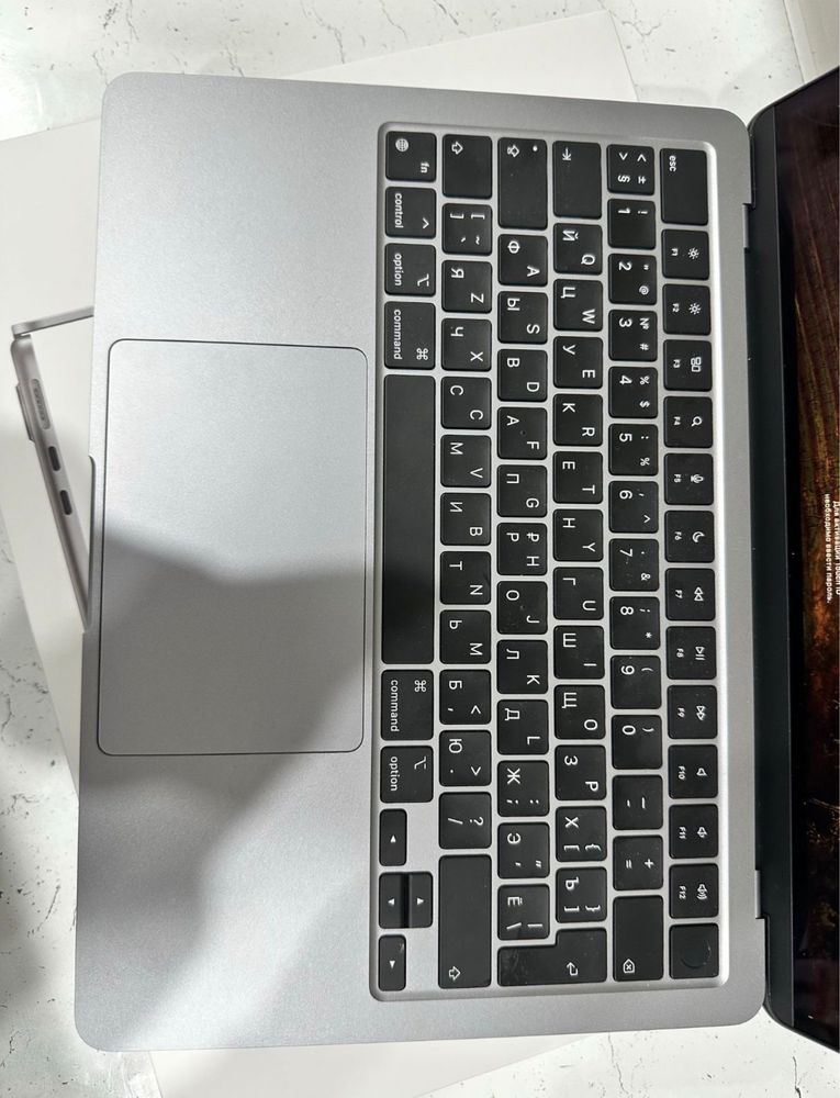 Macbook новый в сером цвете 97 процентов новая