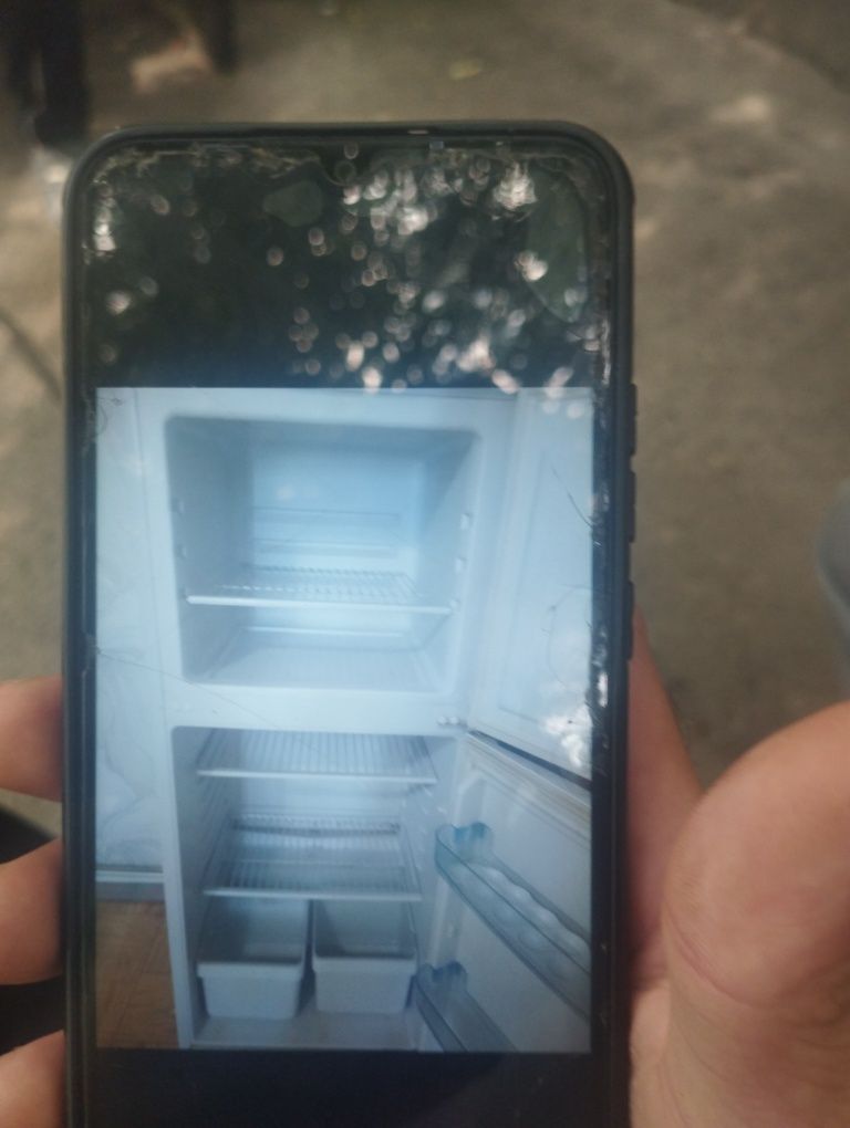 Продам холодильник