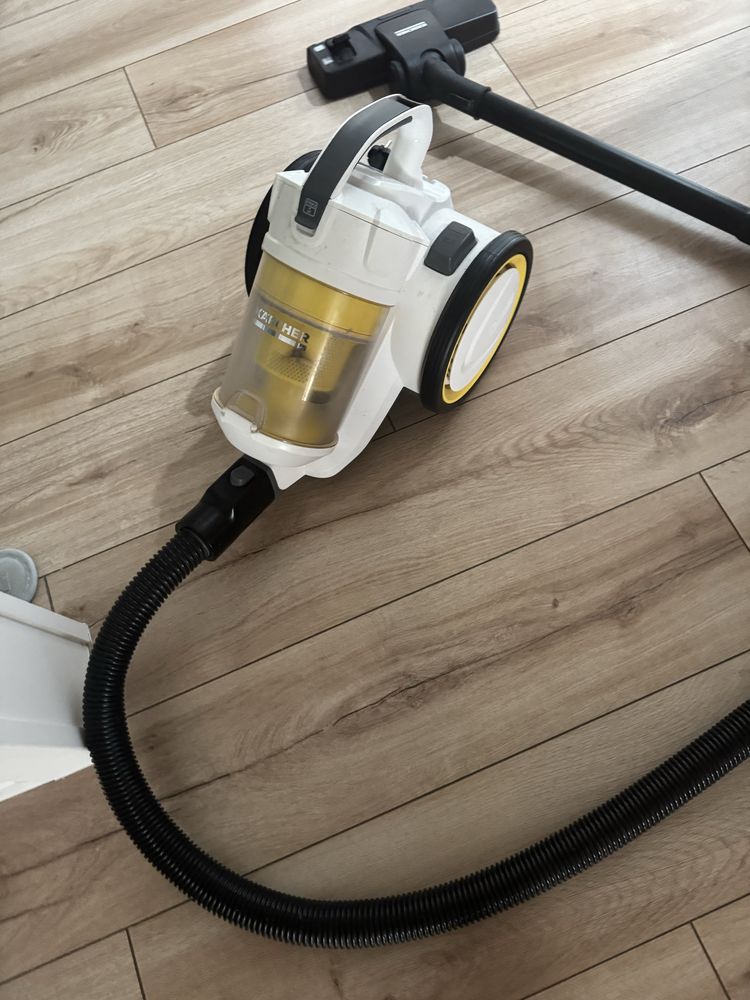 Продаю пылесос karcher!