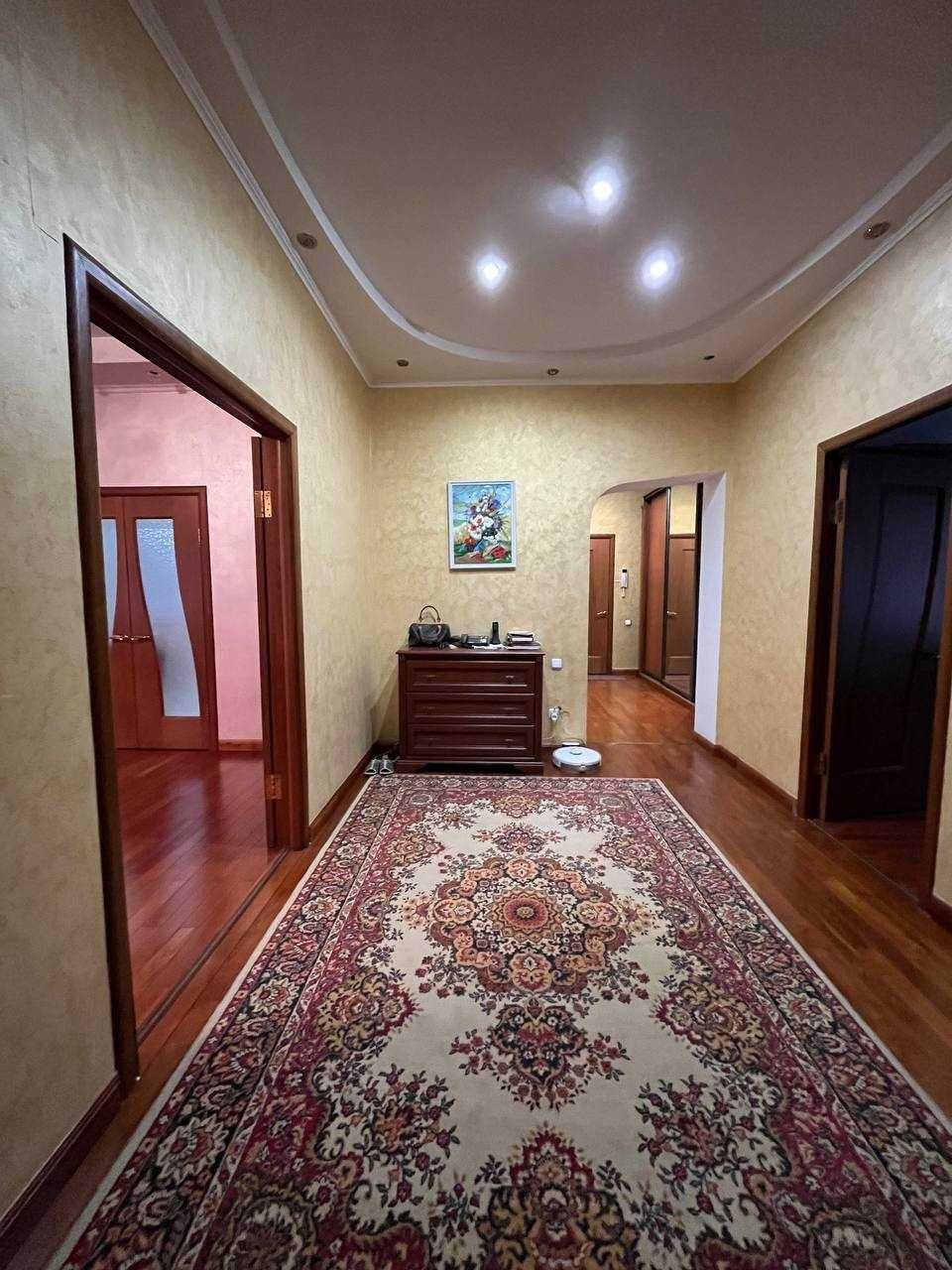 3-комнатная квартира · 122 м² ·памятник М. Маметовой