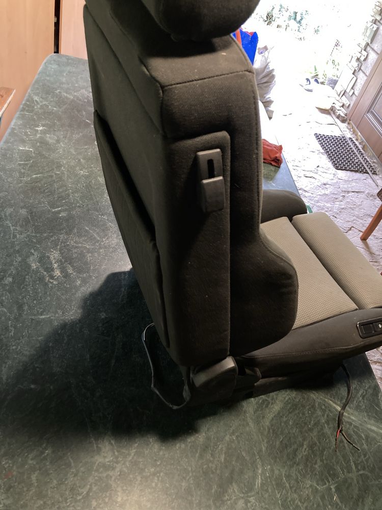 Продам Сиденье Recaro