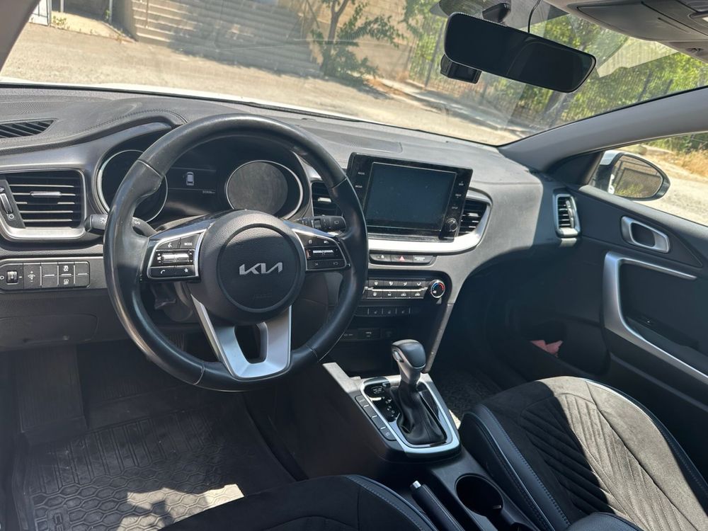 Продам Kia Ceed SW универсал