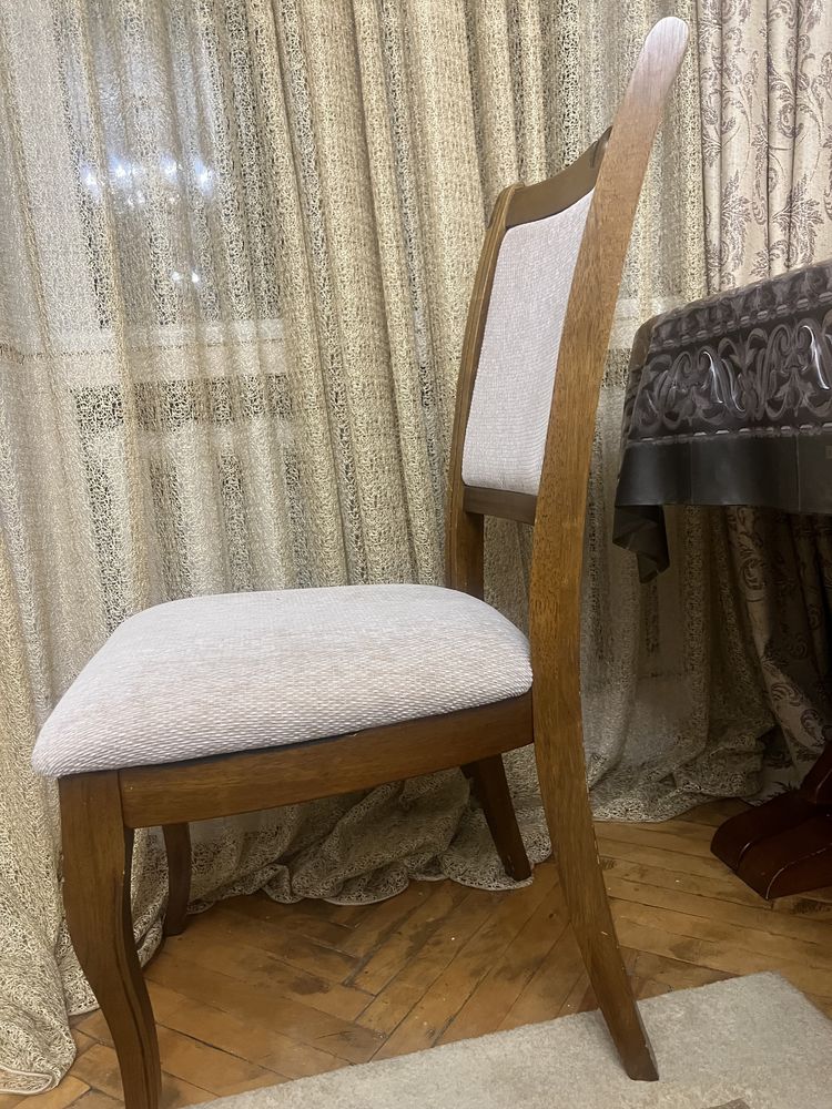 Стол со стульями