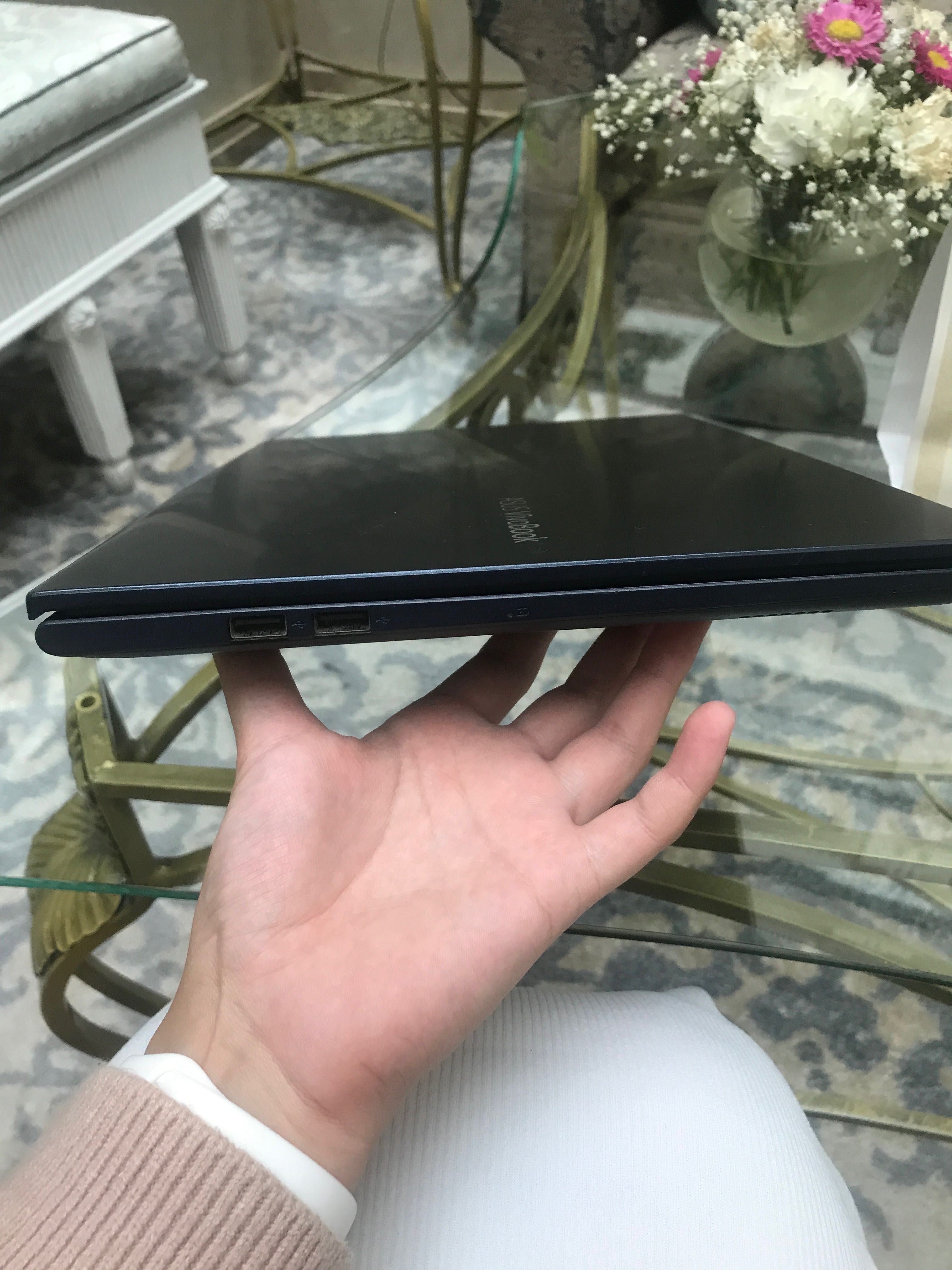 ASUS VivoBook 15