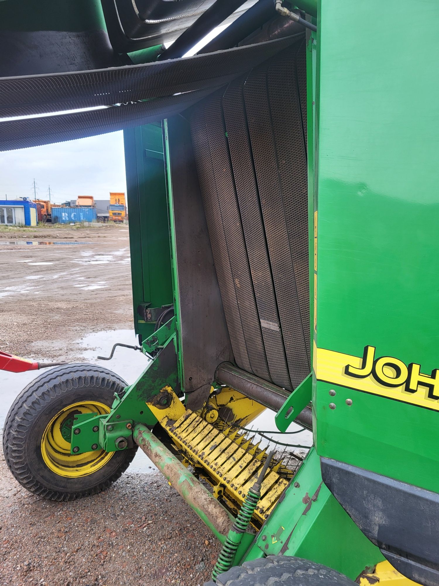 Профессиональный Пресс подборщик John Deere 582