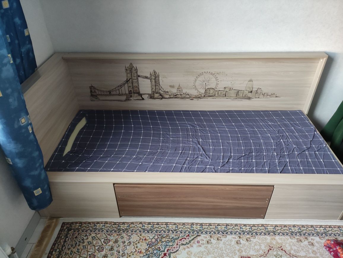 Две односпальные кровати