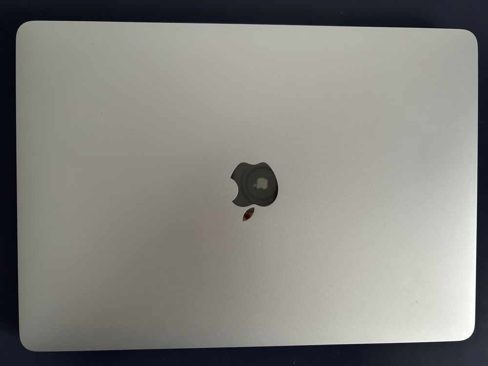 Apple Macbook air m1