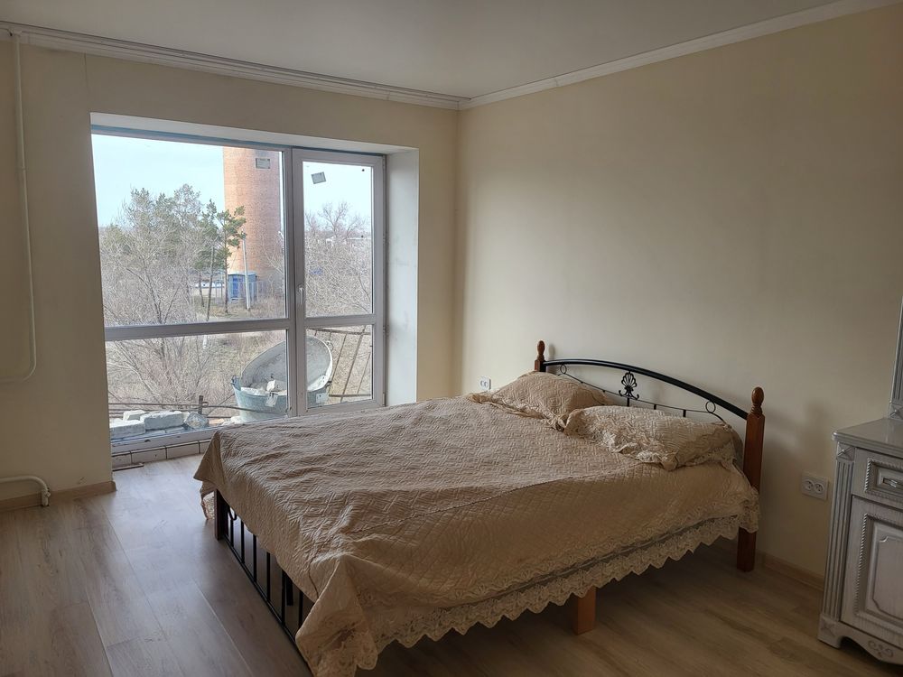 Продаю 4-комнатную квартиру, Новочерноярка, 90 м², евро-ремонт