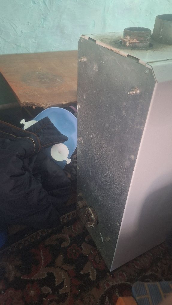 Отдам на запчасти газовый котёл