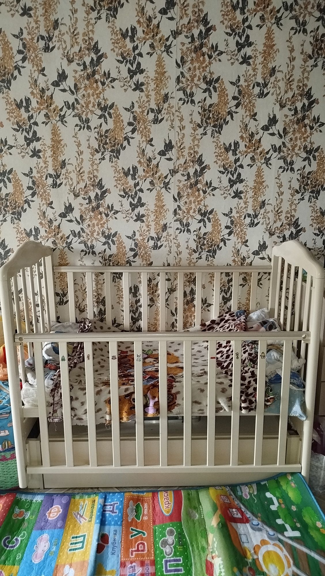 Продам детскую кроватку