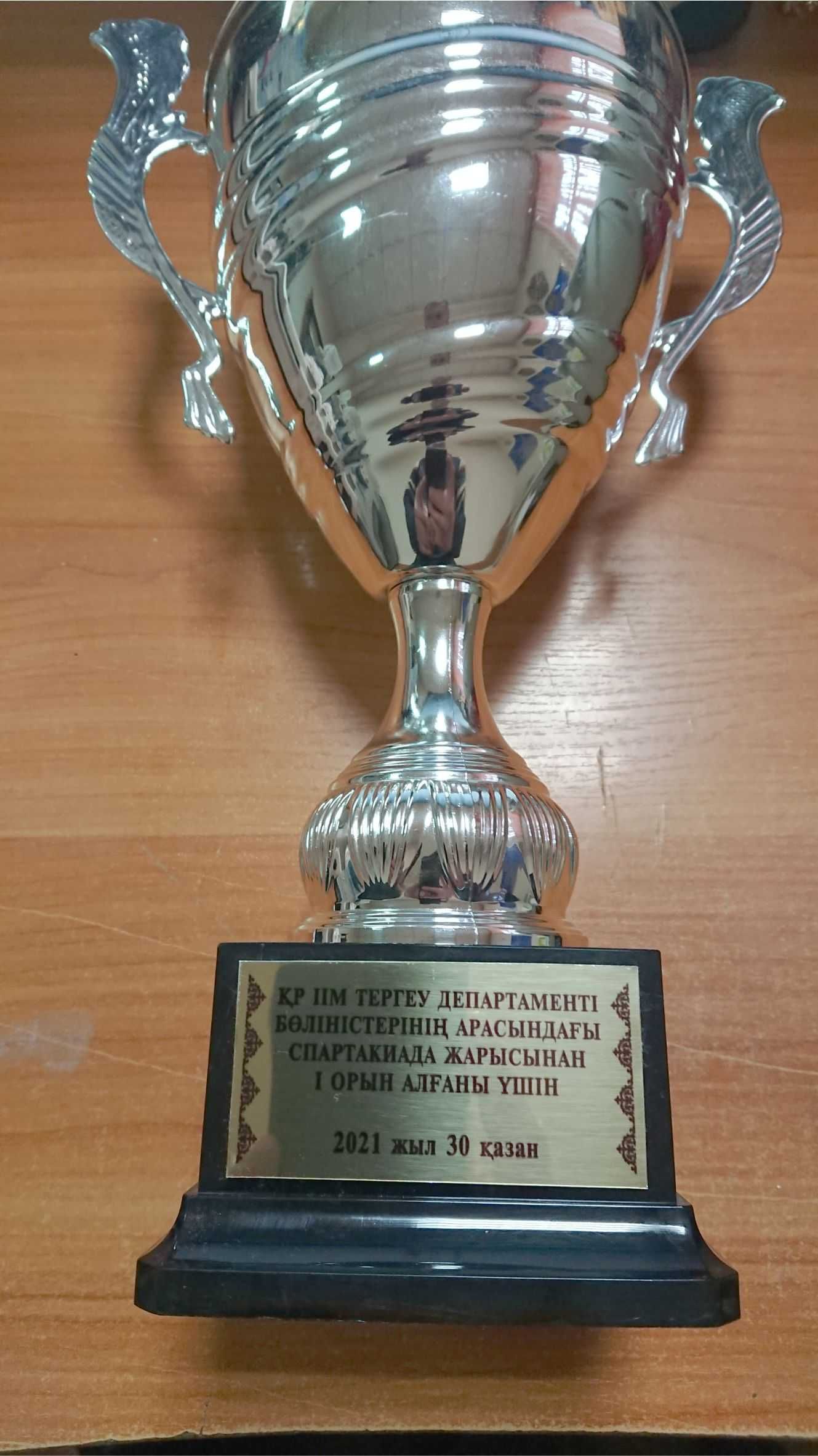 Таблички на металле,  бирки. Шильда для автомобиля, кубка, подарка