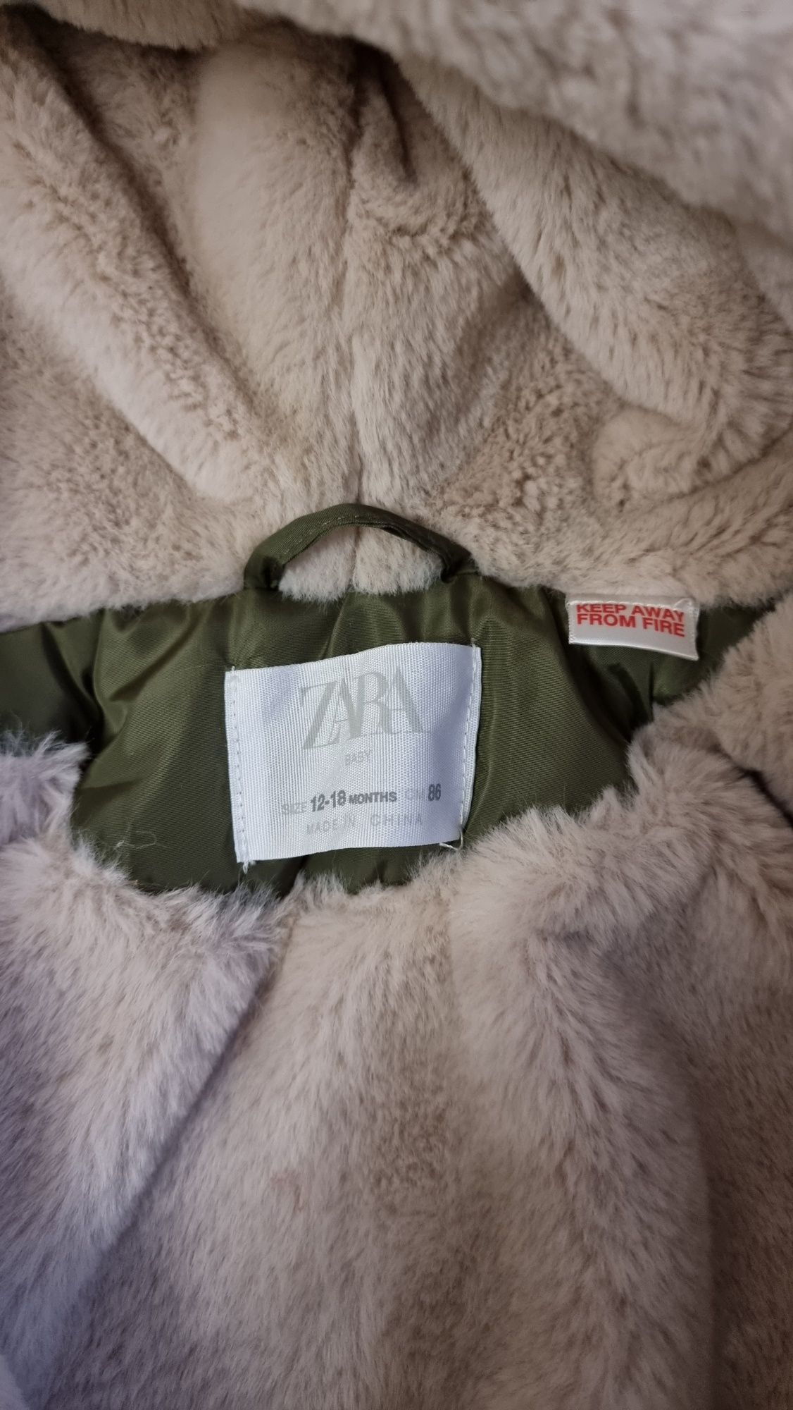 Продам детскую курточку ZARA