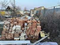 Продам кирпич, около 800шт