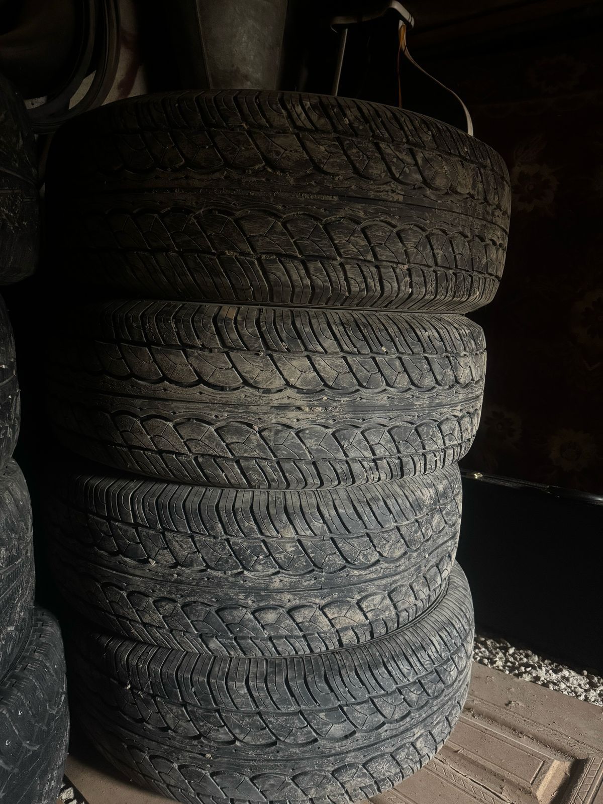 Продам резину R-16