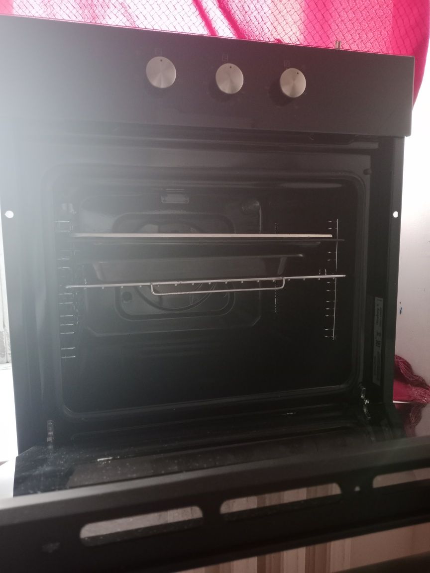 Продам новую Эл.духовку .