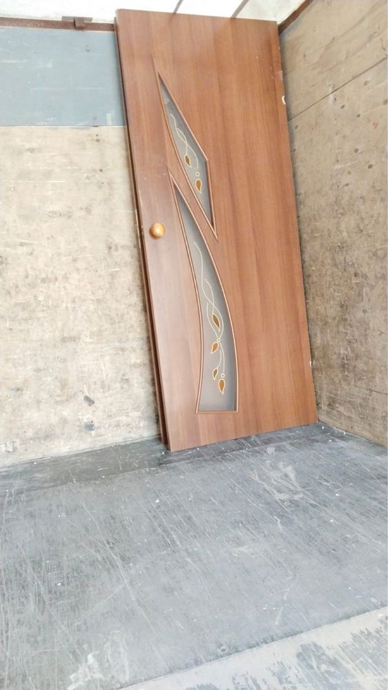 Продам дверь по 3 тысяч