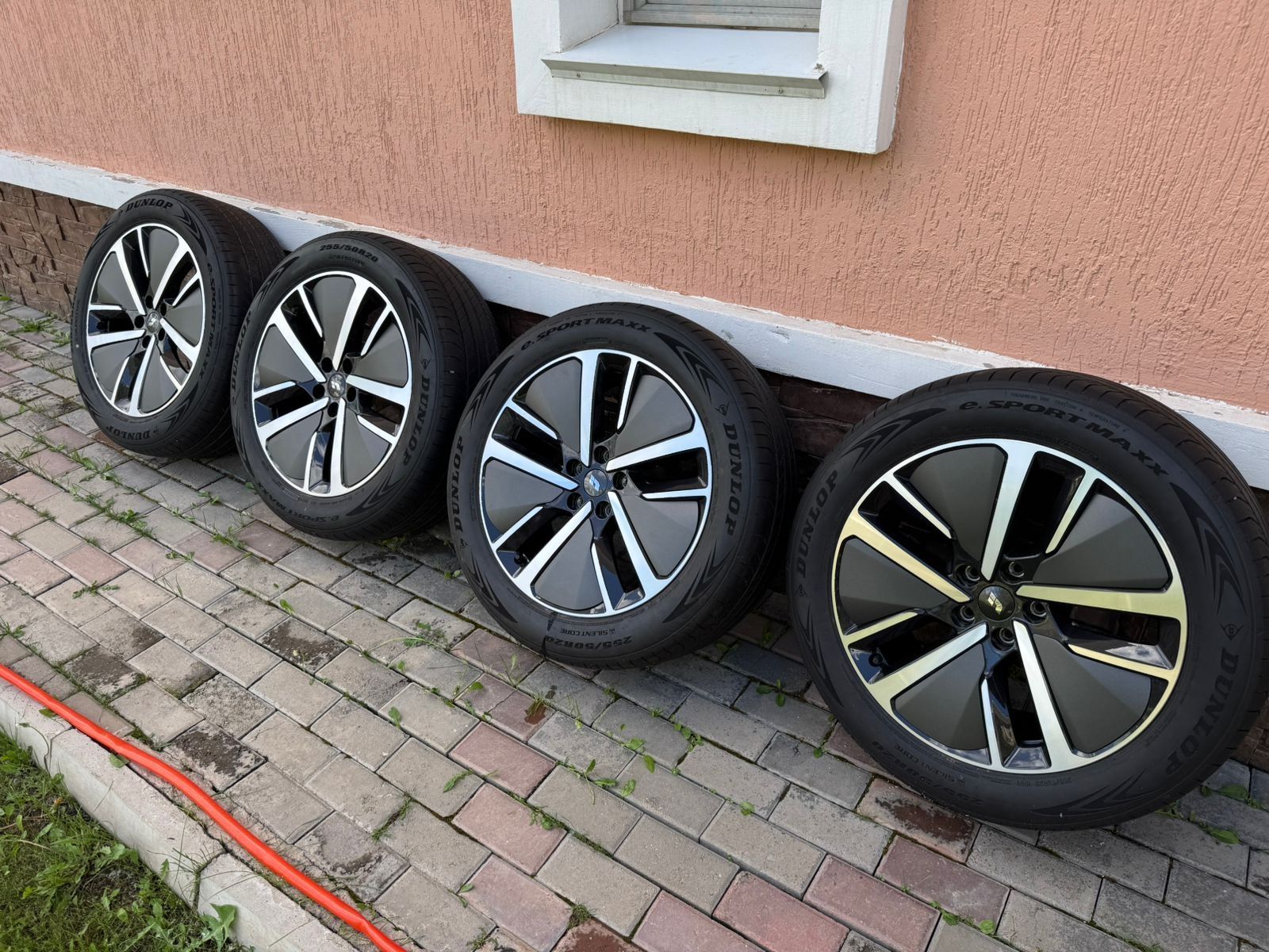 Новое запасное колесо 255/50/R20 с Лисяна Ли Lixiang