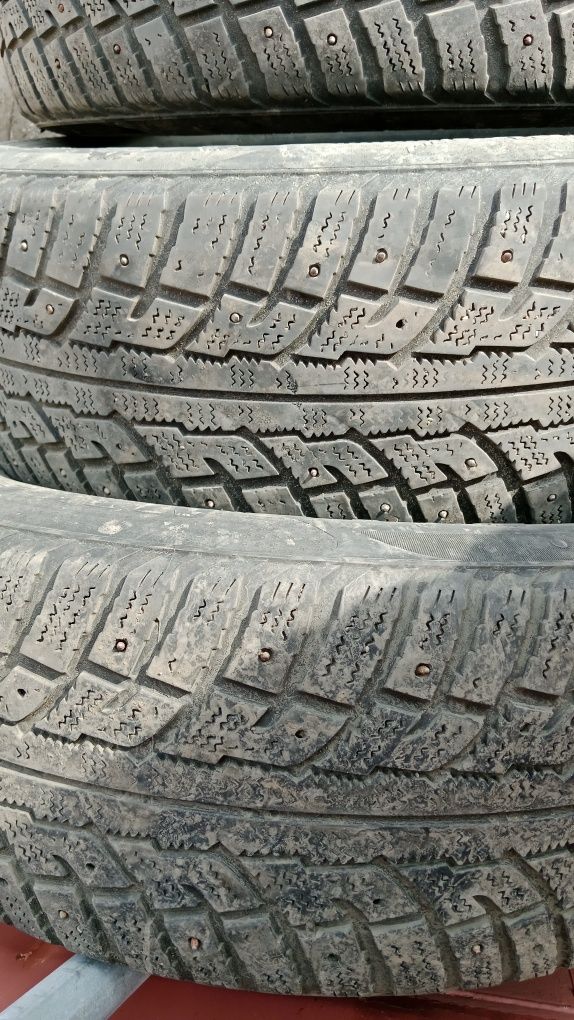 Продам бу шины зимние R17