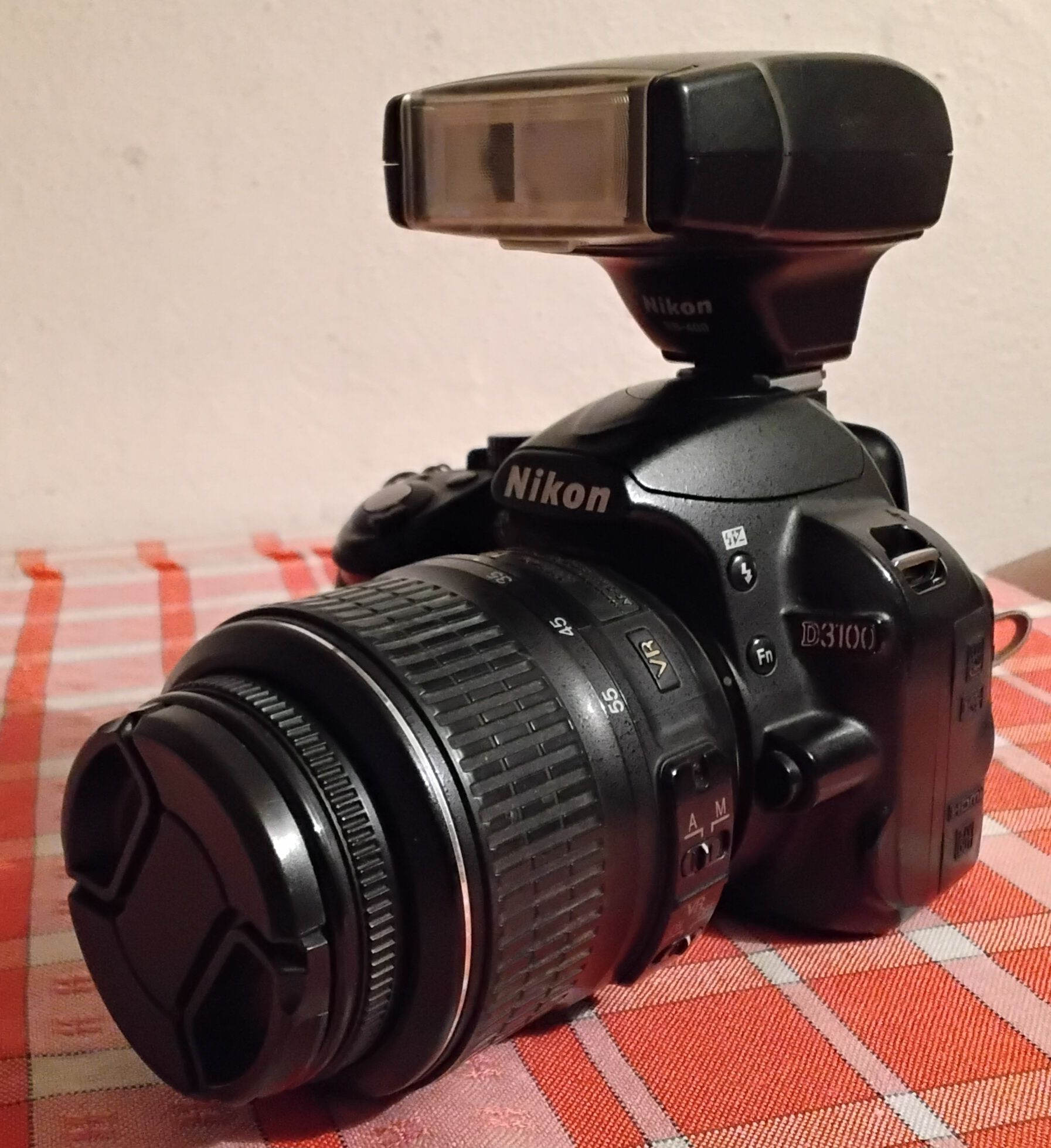 Продам вспышку nikon sb400.