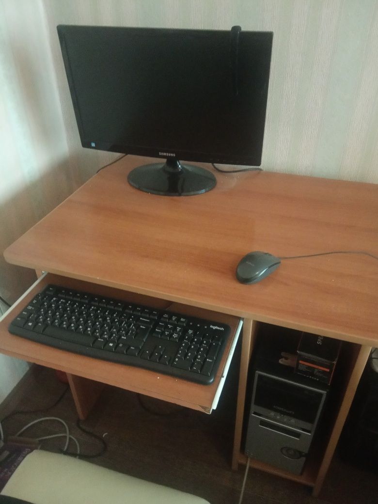 Продам монитор не новый