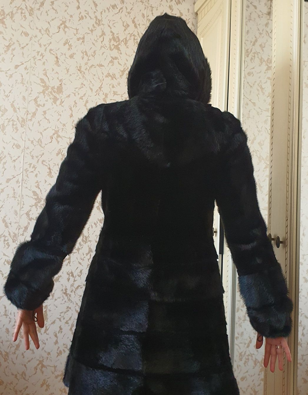 Продам ноковую шубу