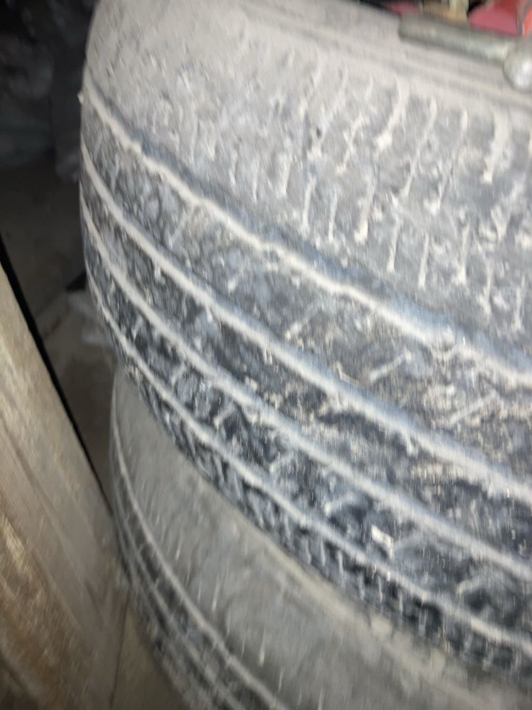 Продам резину б/у.