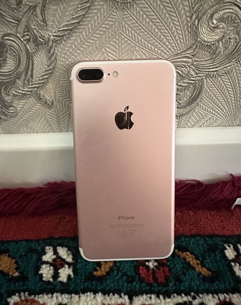 Продам телефон айфон 7 Plus
