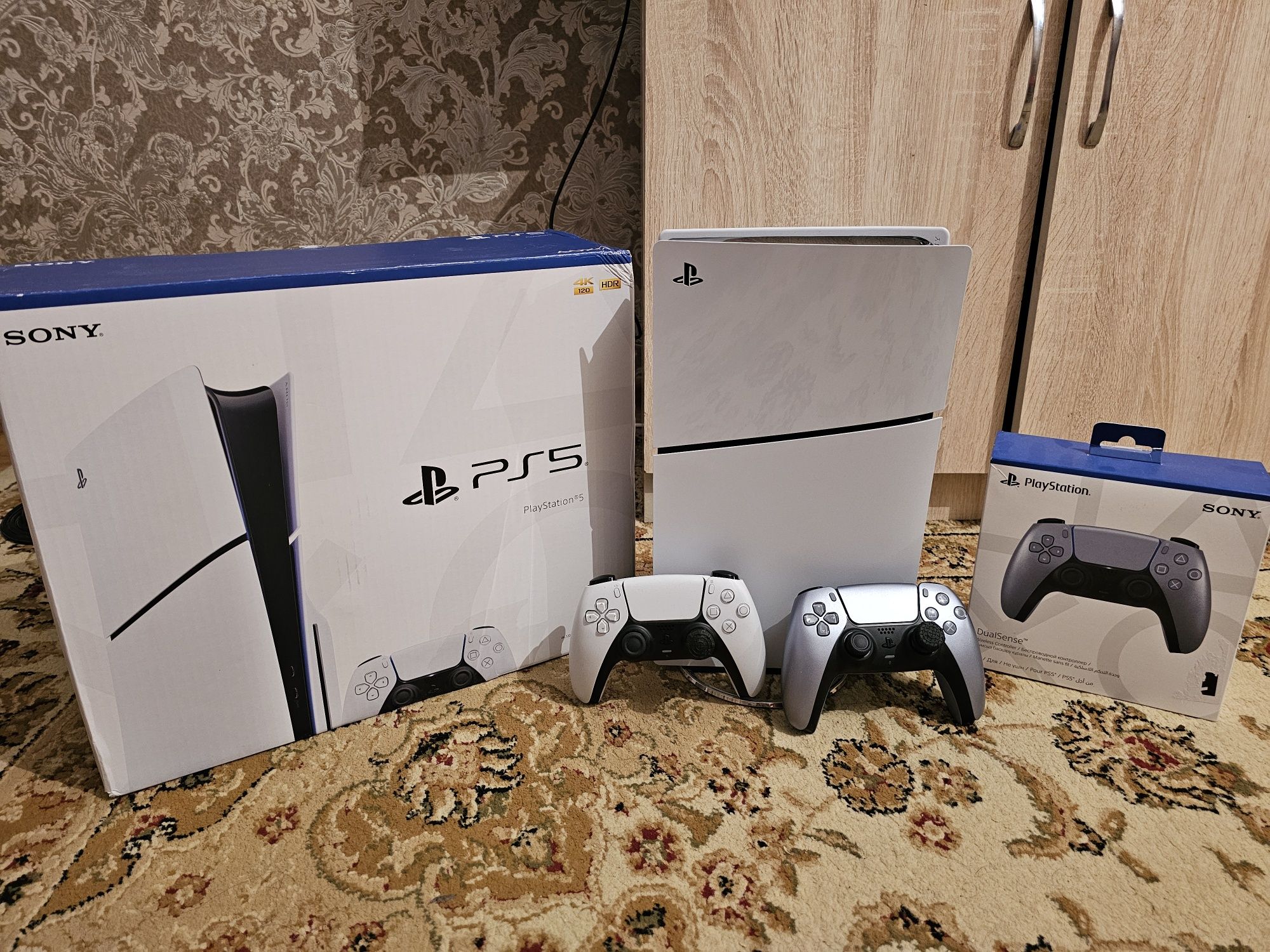 PS 5 Slim с 22 игр