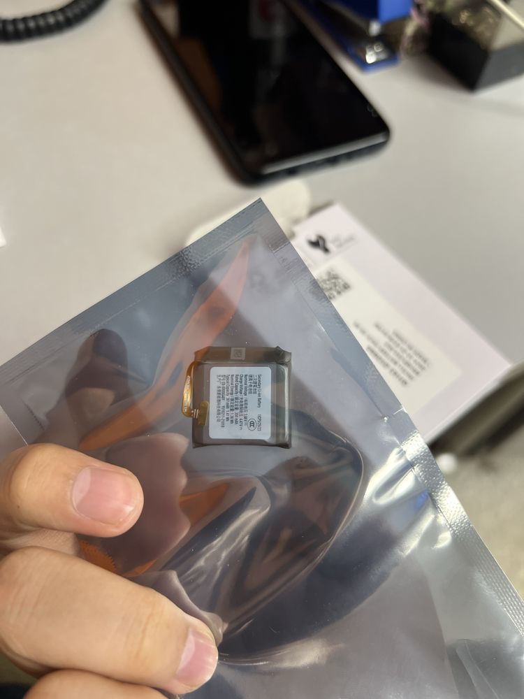 Продается плата и батарейка на смарт часы samsung GALAXY WATCH4
