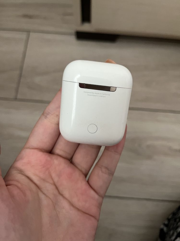 продам airpods 2.
