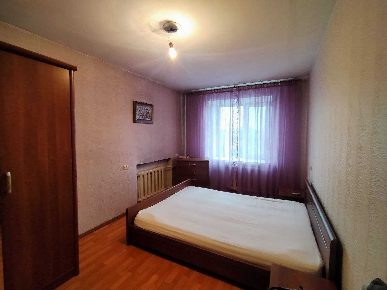 Продать трехкомнатную квартиру, в кирпичном доме 1989 г.п.