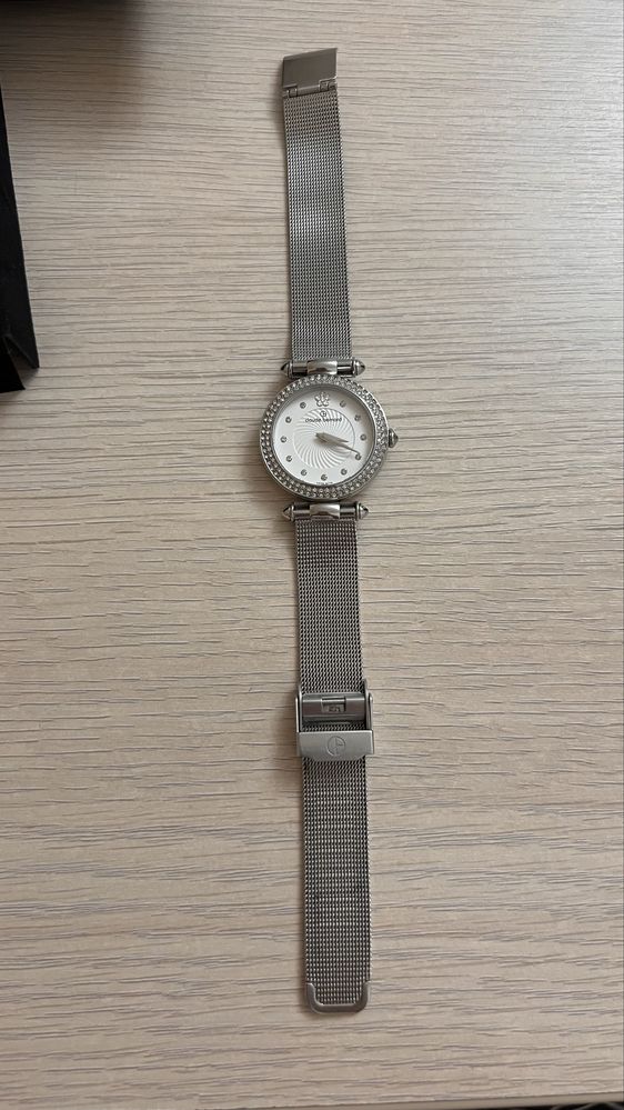 Часы женские Claude Bernard