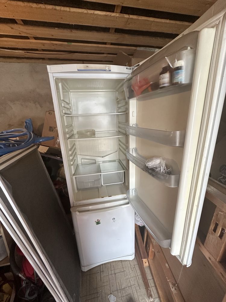 Ходлильник Indesit B18NF