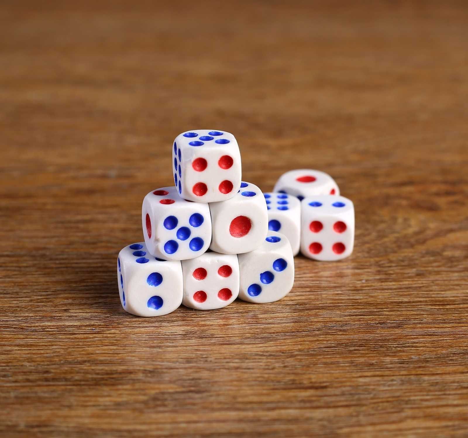 Зарики Кубики белые 1,5х1,5 см