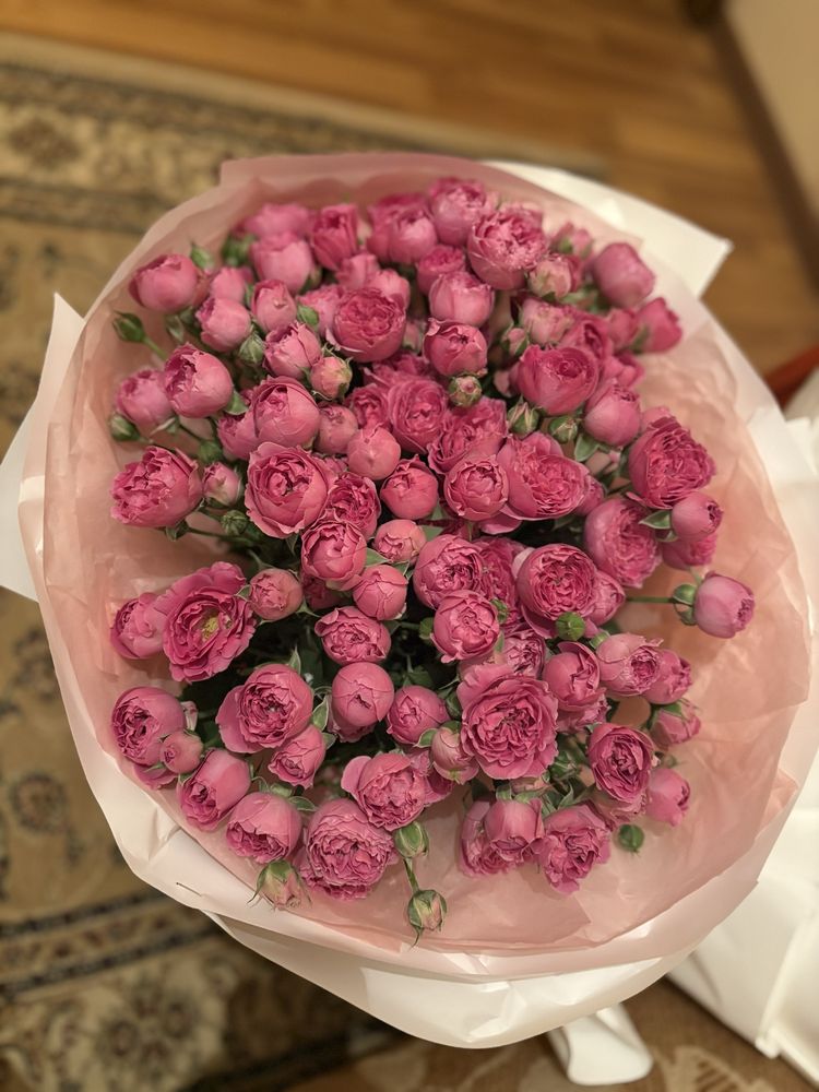 Букет цветов роза, спрей роза