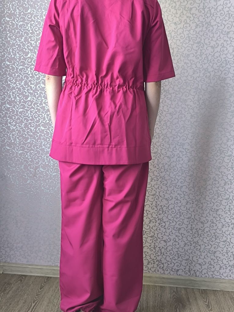 Продам медицинский костюм