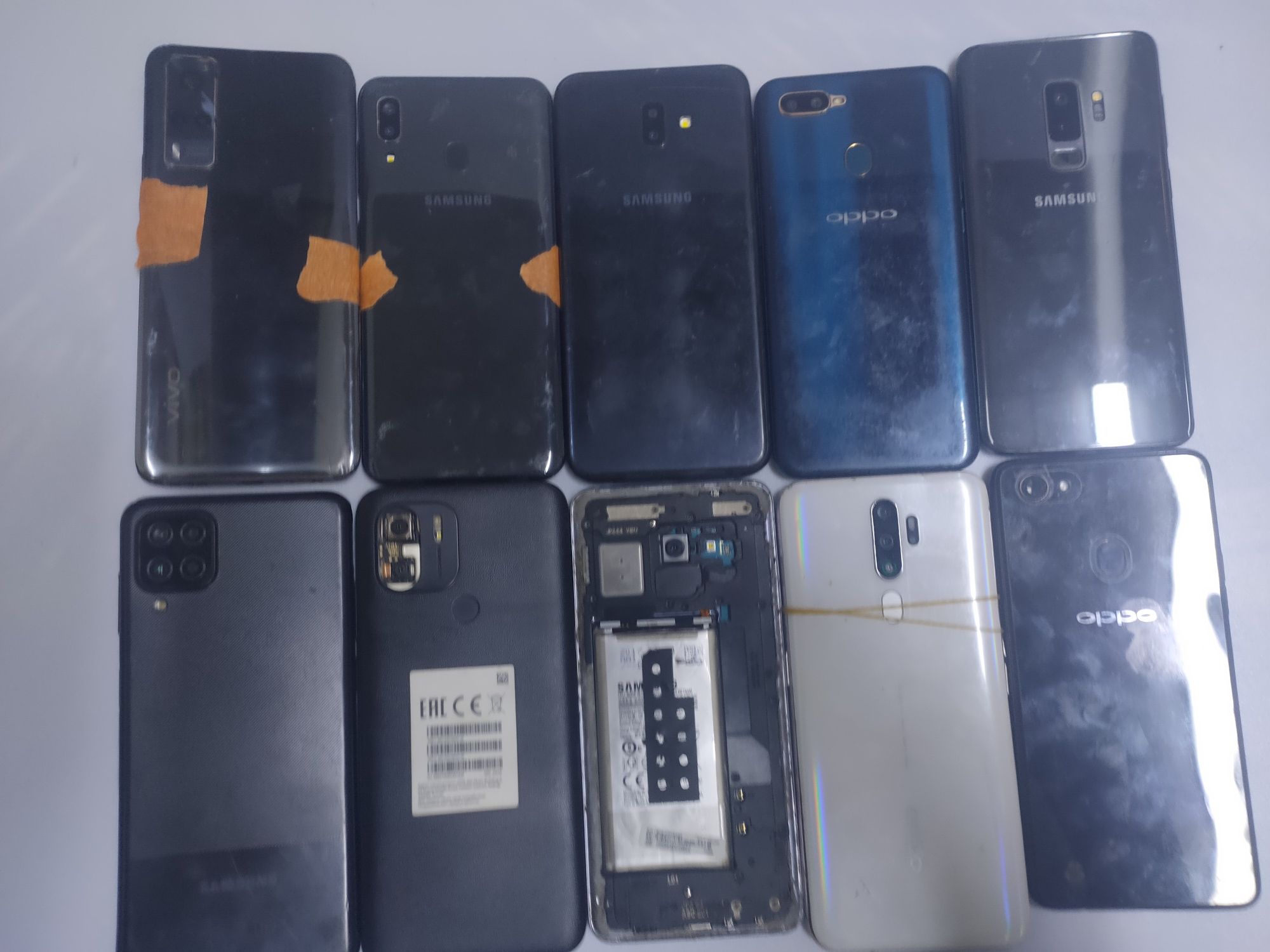 Продам телефон samsung на запчасти
