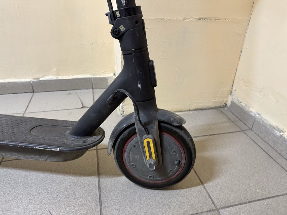 продам электросамокат Xiaomi Electric Scooter Pro 2
