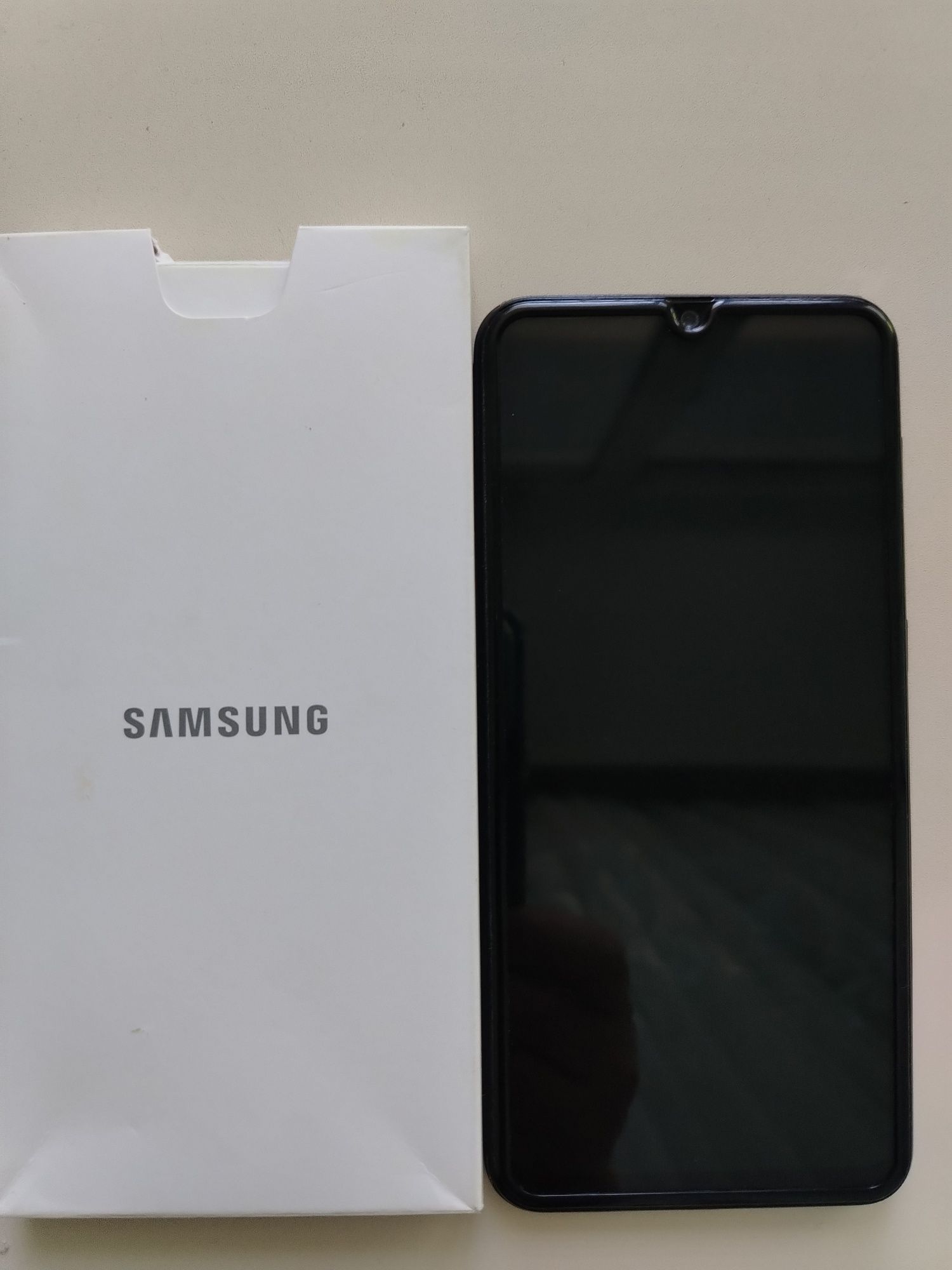 Продам срочно телефон Samsung A50