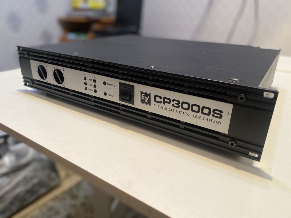 Усилитель мощности Electro-Voice CP3000S в отличном состоянии