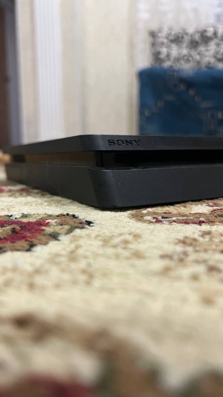 100000тг PS4 +7 игр
