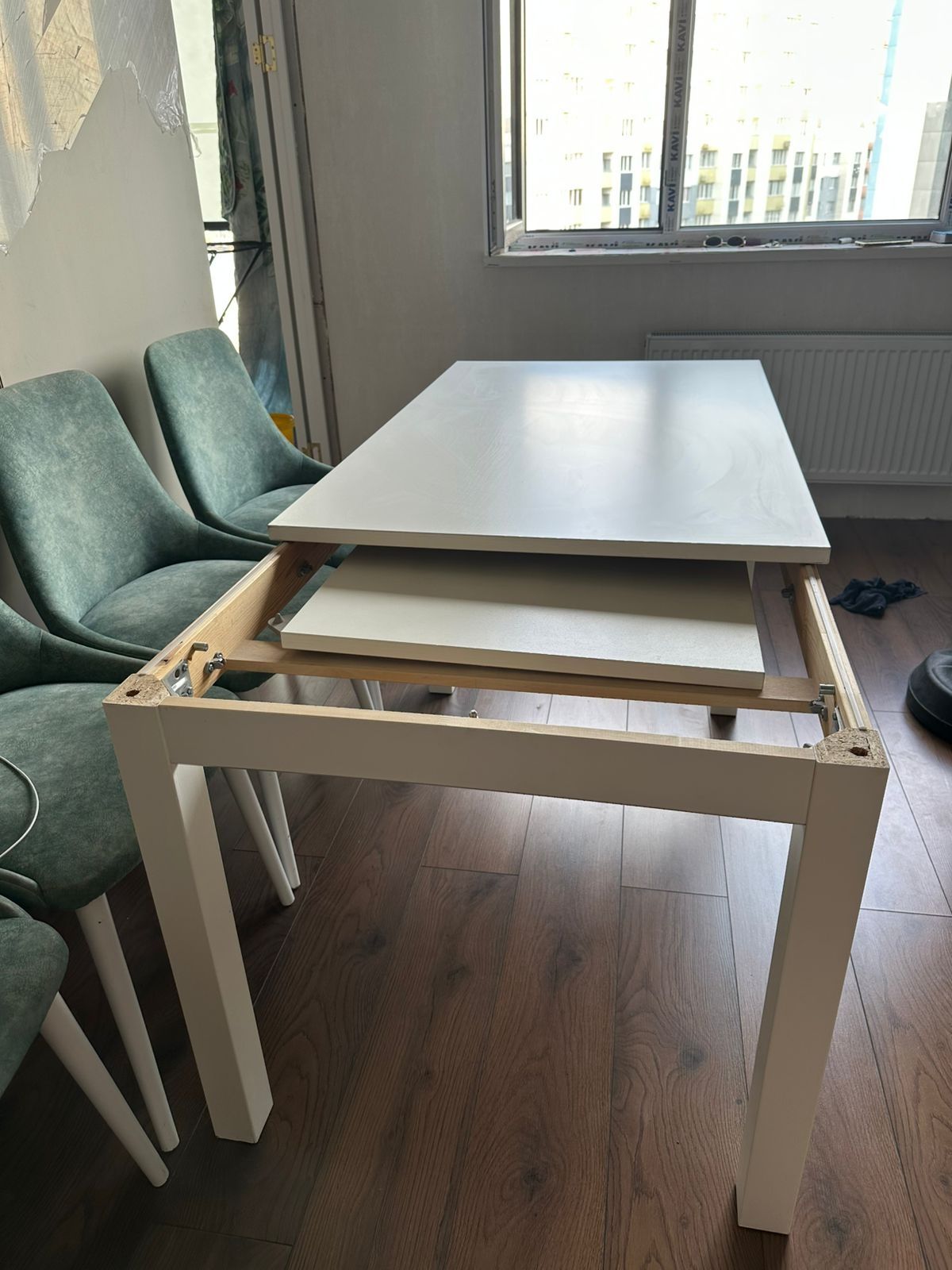 Стол от бренда IKEA