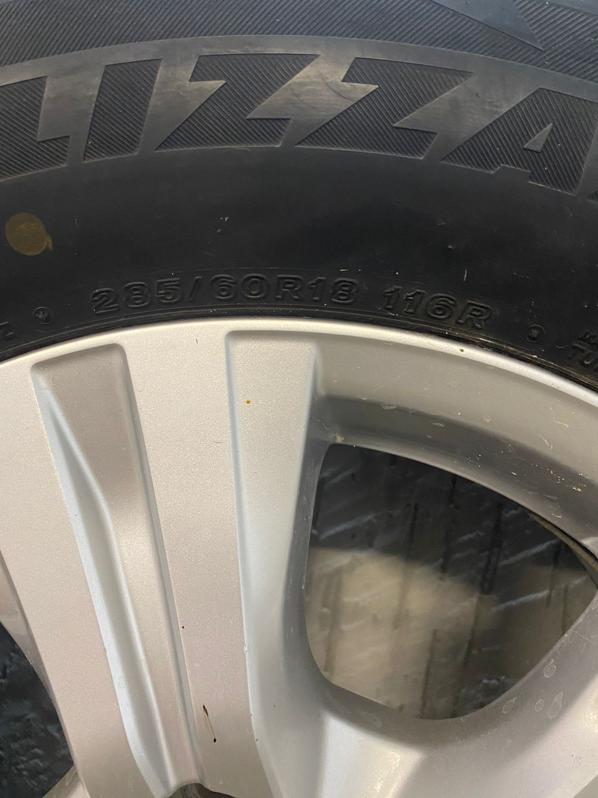Шина BLIZZAK 285/60/R18