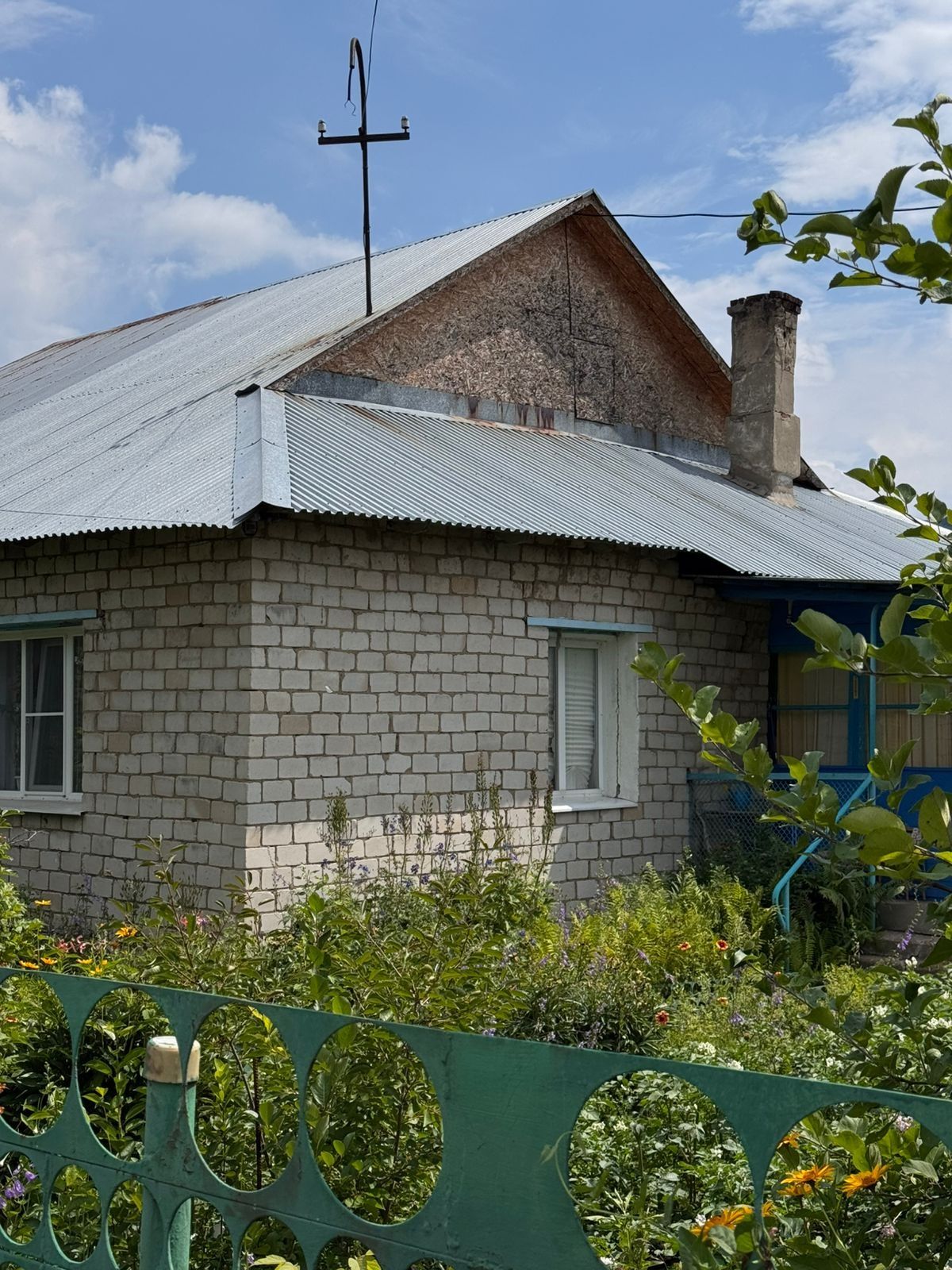 Продам квартиру в двух квартирном  доме в Серебрянске
